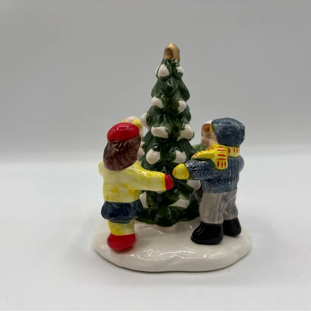Department 56 1986 The Original Snow Village Kids Around The Tree 5094-6 Vintage